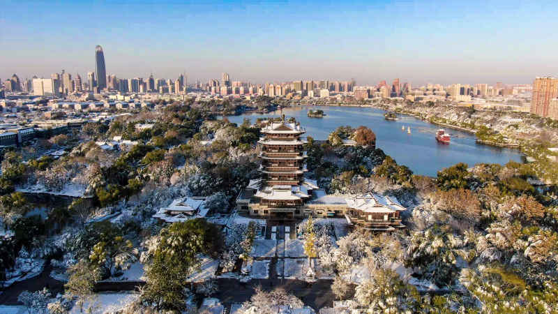 航拍山顶济南大明湖5A景区超然楼