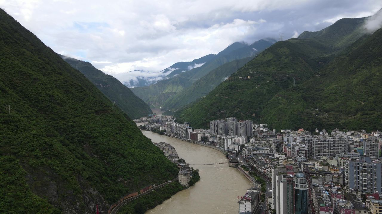 泸定县航拍 2
