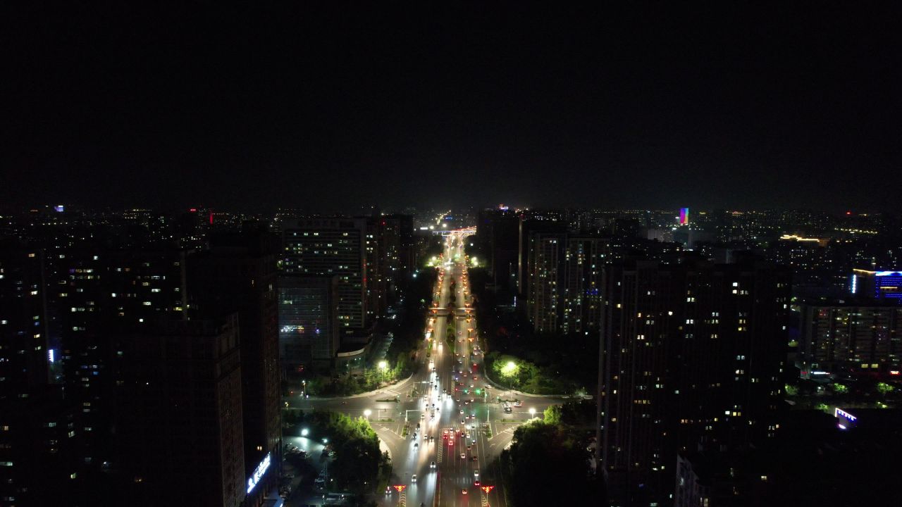 山东潍坊城市夜景交通车辆行驶航拍 