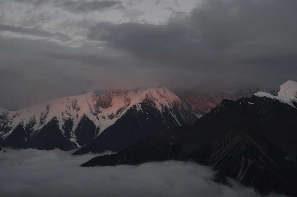 雪山上的夕阳红