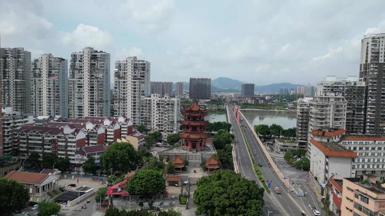  航拍福建漳州威镇阁
