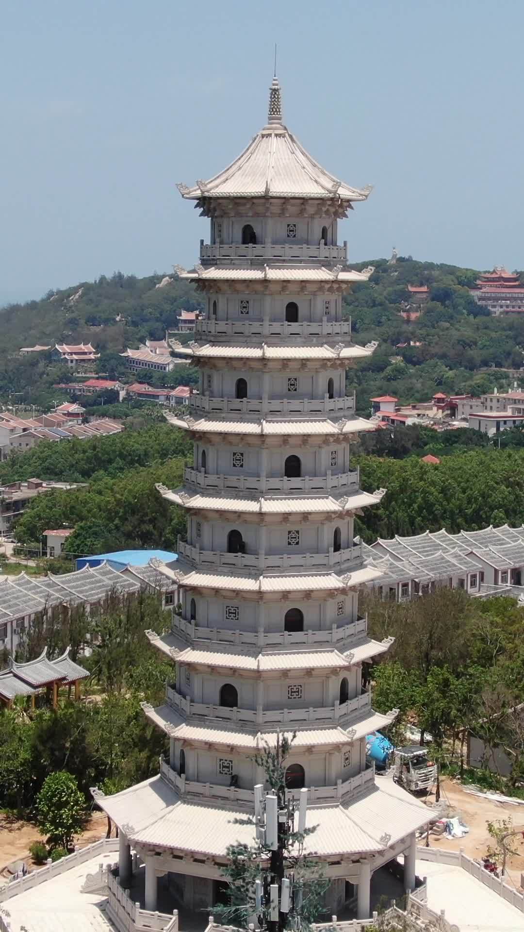 塔楼与城市全景