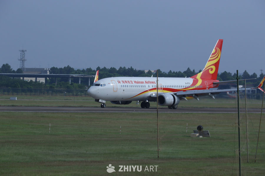 海南航空飞机准备起飞