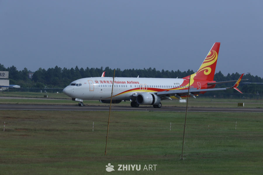 海南航空飞机准备起飞