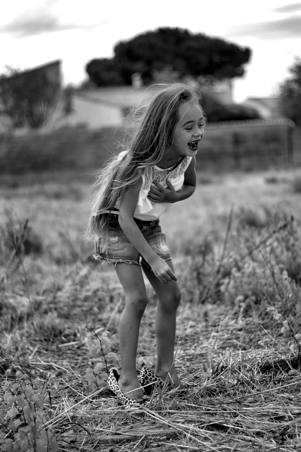 女孩笑快乐儿童