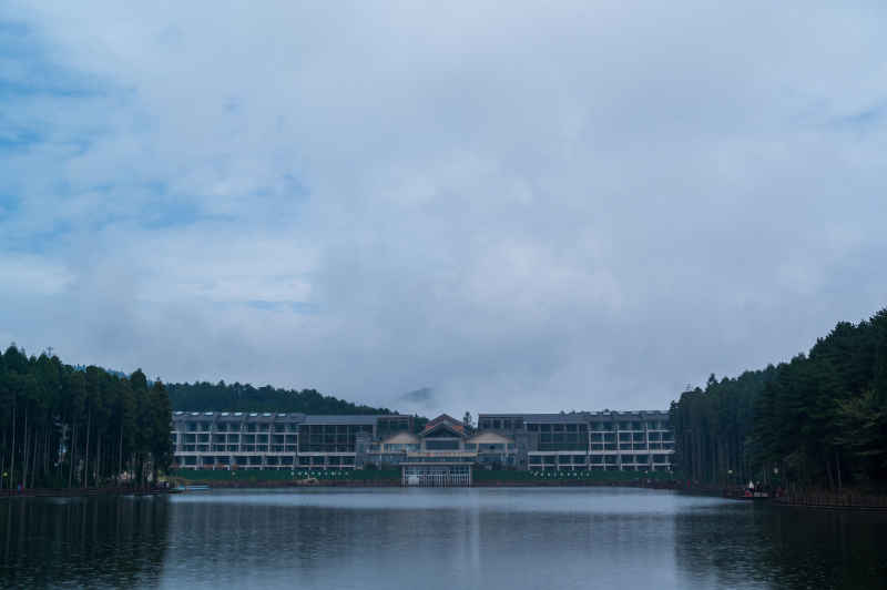 明月山月亮湖畔